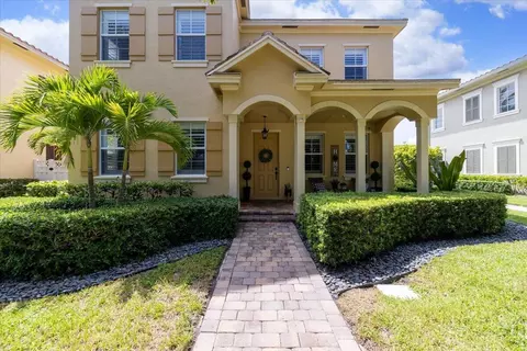 Exterior - 154 Bandon Ln, Jupiter, FL 33458 photo 10 of 12