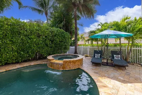 Exterior - 154 Bandon Ln, Jupiter, FL 33458 photo 5 of 12