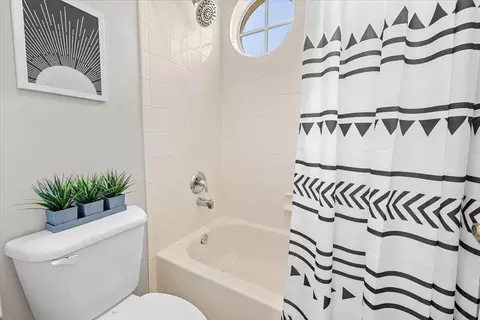 Bath - 154 Bandon Ln, Jupiter, FL 33458 photo 3 of 6