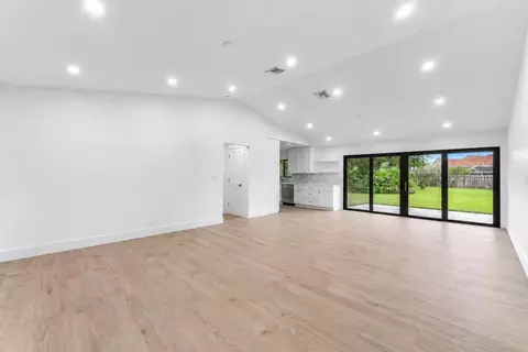 Living - 24 Russell St, Tequesta, FL 33469 photo 3 of 6