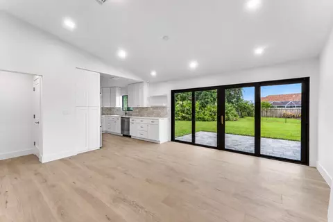Living - 24 Russell St, Tequesta, FL 33469 photo 1 of 6
