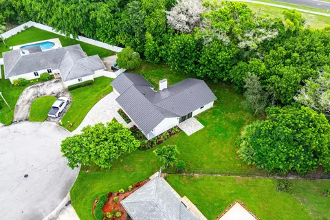 View/Area - 24 Russell St, Tequesta, FL 33469 photo 2 of 2