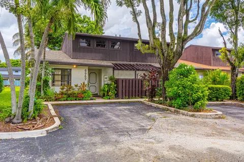 6967 SW 40th St #5-R, Miramar, FL 33023
