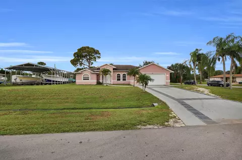 202 SE Grove Ave, Port Saint Lucie, FL 34983