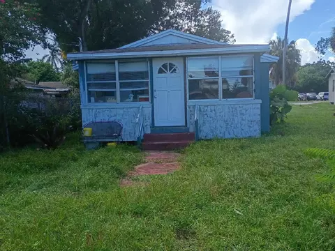 703 Dundas Ct, Fort Pierce, FL 34950