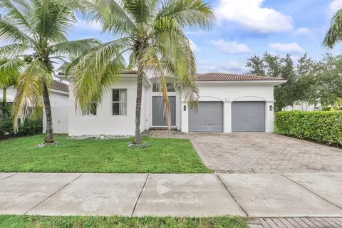 8911 NW 178th Ln, Hialeah, FL 33018