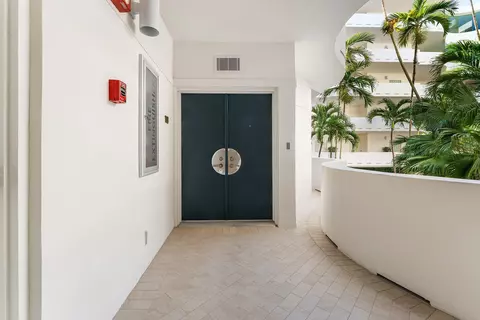 2000 S Ocean Blvd, Palm Beach, FL 33480