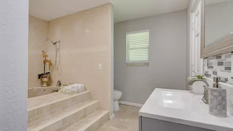 Bath - 1616 E Rd, Loxahatchee, FL 33470 photo 5 of 9