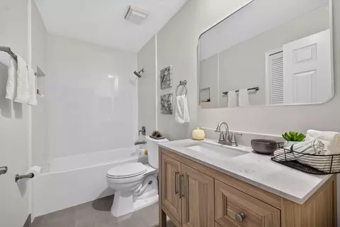 Bath - 6193 SE Windsong Ln, Stuart, FL 34997 photo 4 of 4