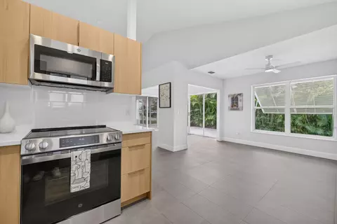 Kitchen - 6193 SE Windsong Ln, Stuart, FL 34997 photo 6 of 6