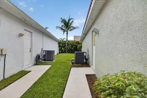 Exterior - 6193 SE Windsong Ln, Stuart, FL 34997 photo 7 of 7