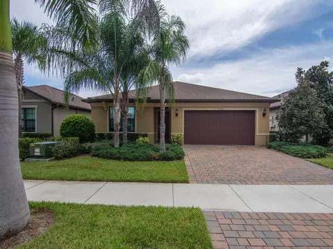 5288 Jasper Sq, Vero Beach, FL 32967