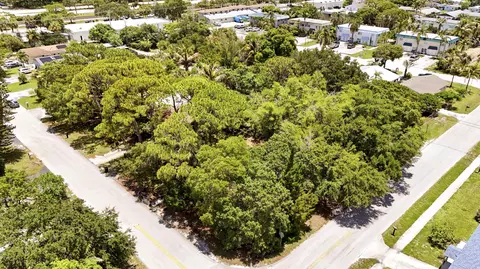 View/Area - 142 2nd St, Jupiter, FL 33458 photo 2 of 4