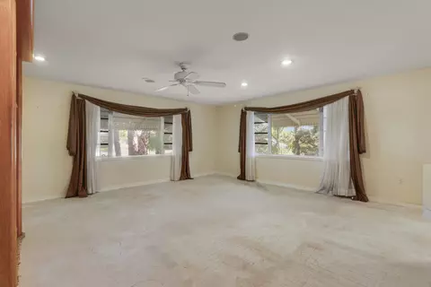 Living - 142 2nd St, Jupiter, FL 33458 photo 7 of 10