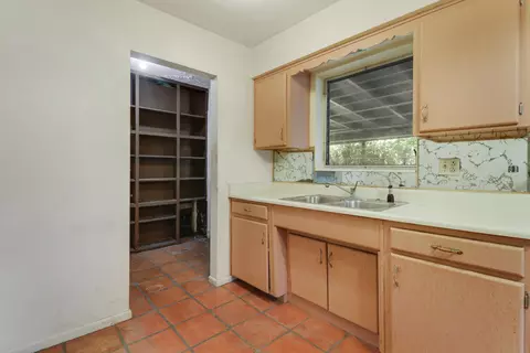 Kitchen - 142 2nd St, Jupiter, FL 33458 photo 2 of 9