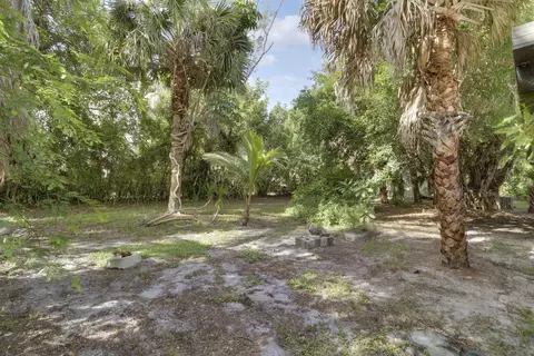 Exterior - 142 2nd St, Jupiter, FL 33458 photo 10 of 11