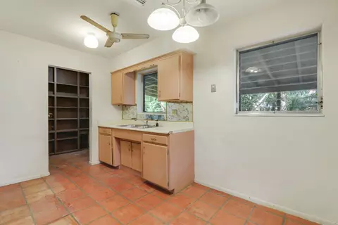 Kitchen - 142 2nd St, Jupiter, FL 33458 photo 3 of 9