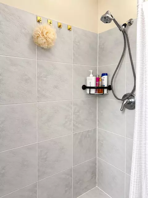 Bath - 7526 SW 8th St, North Lauderdale, FL 33068 photo 3 of 3