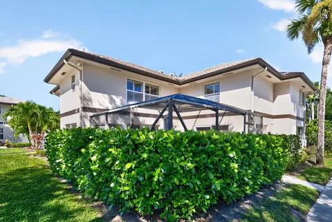 42 Essex Ct #B, Royal Palm Beach, FL 33411