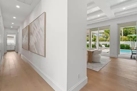 Entry Way - 192 River Dr, Tequesta, FL 33469 photo 3 of 4