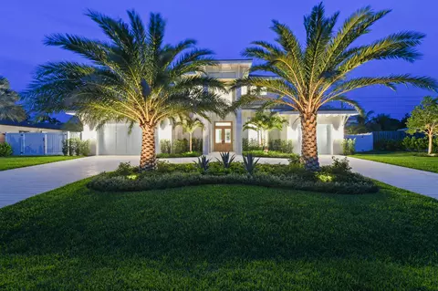 Exterior - 192 River Dr, Tequesta, FL 33469 photo 3 of 8