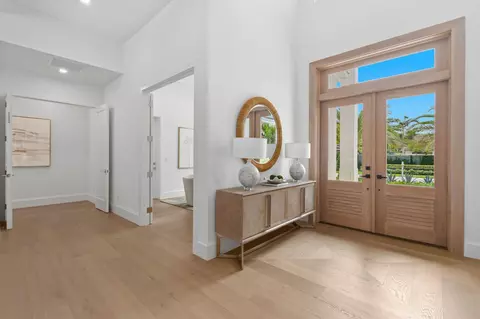 Entry Way - 192 River Dr, Tequesta, FL 33469 photo 2 of 4