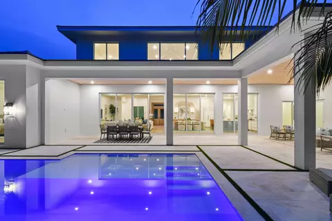 Exterior - 192 River Dr, Tequesta, FL 33469 photo 6 of 8