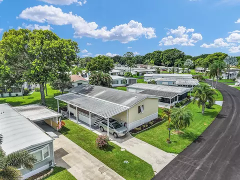 8338 E Club Rd, Boca Raton, FL 33433