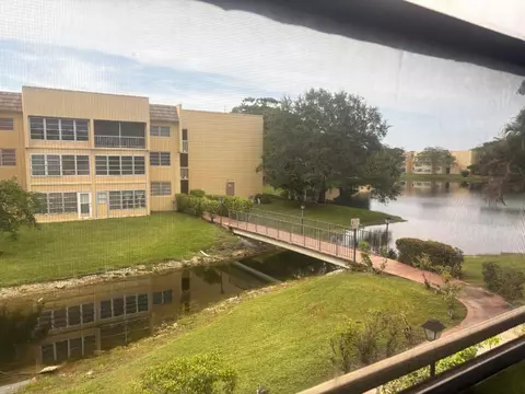 5851 NW 62nd Ave #201, Tamarac, FL 33319