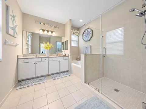 Bath - 148 Behring Way, Jupiter, FL 33458 photo 1 of 5