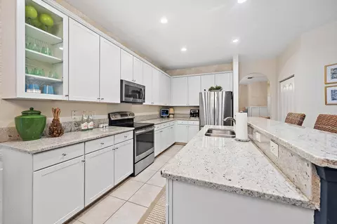 Kitchen - 148 Behring Way, Jupiter, FL 33458 photo 4 of 4