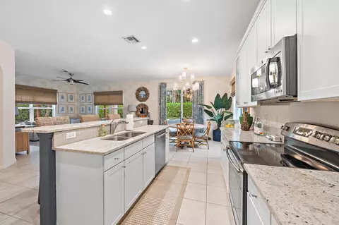 Kitchen - 148 Behring Way, Jupiter, FL 33458 photo 3 of 4
