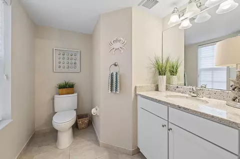 Bath - 148 Behring Way, Jupiter, FL 33458 photo 5 of 5