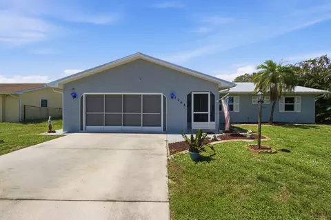 1264 SE Ladner St, Port Saint Lucie, FL 34983