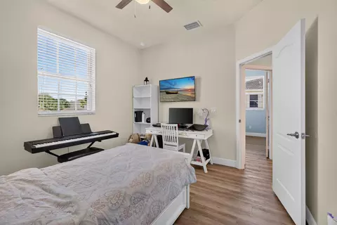Bedroom - 140 SW Otter Run Pl, Stuart, FL 34997 photo 4 of 6