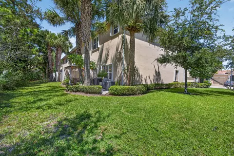 Exterior - 140 SW Otter Run Pl, Stuart, FL 34997 photo 8 of 11