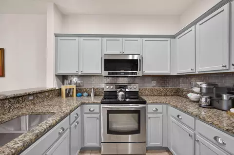 Kitchen - 140 SW Otter Run Pl, Stuart, FL 34997 photo 2 of 5