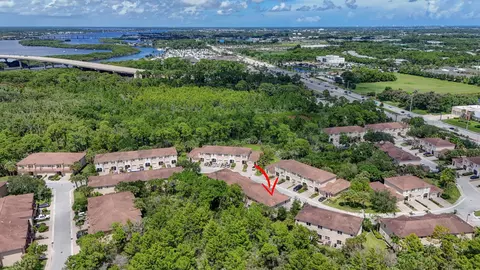 View/Area - 140 SW Otter Run Pl, Stuart, FL 34997 photo 2 of 10