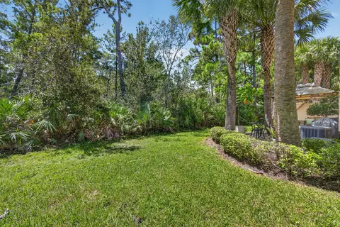 Exterior - 140 SW Otter Run Pl, Stuart, FL 34997 photo 9 of 11