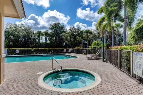 Exterior - 140 SW Otter Run Pl, Stuart, FL 34997 photo 10 of 11