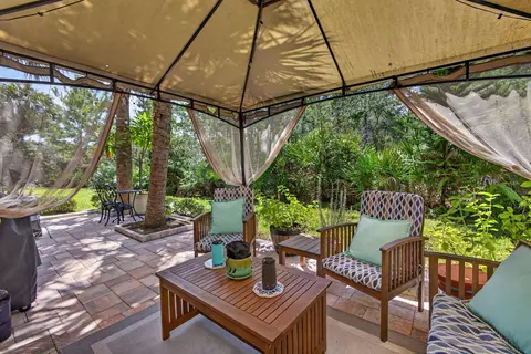 Exterior - 140 SW Otter Run Pl, Stuart, FL 34997 photo 3 of 11