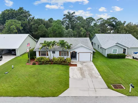 View/Area - 6702 SE Raintree Ave, Stuart, FL 34997 photo 2 of 7