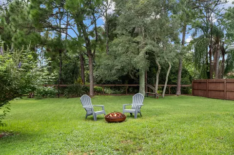 Exterior - 6702 SE Raintree Ave, Stuart, FL 34997 photo 12 of 13