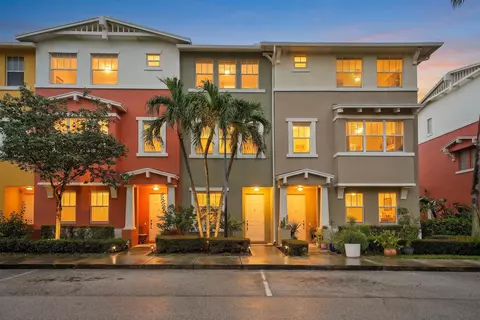 1740 San Benito Way #4, West Palm Beach, FL 33401