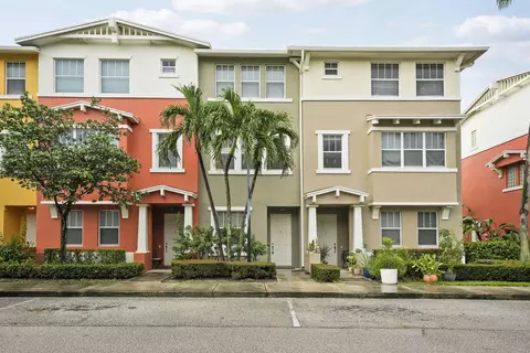 1740 San Benito Way #4, West Palm Beach, FL 33401