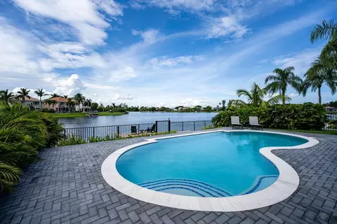 12657 White Coral Dr, Wellington, FL 33414