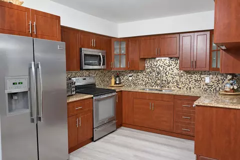 16500 Golf Club Rd #301, Weston, FL 33326