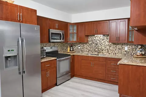 16500 Golf Club Rd #301, Weston, FL 33326