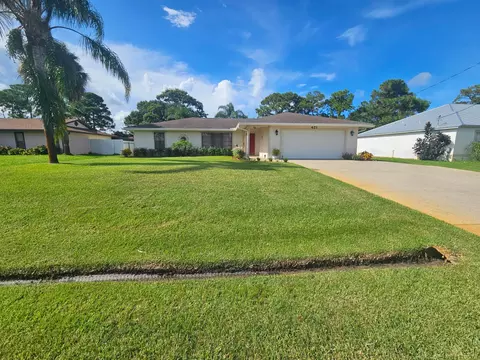 421 SE Faith Ter, Port Saint Lucie, FL 34983