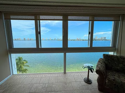 401 Lake Shore Dr #802, Lake Park, FL 33403